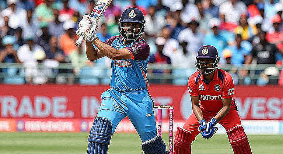 পাকিস্তানের মিডল-ওভার খাতা: ডট বলে হারানো ৪২ ওভারের হিসাব