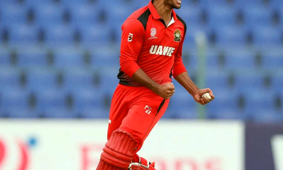 The Geometry of a Decade on Durban's Slow Pitch: Renshaw's Century and the Story Inside 124/6 The Geometry of a Decade on Durban's Slow Pitch: Renshaw's Century and the Story Inside 124/6